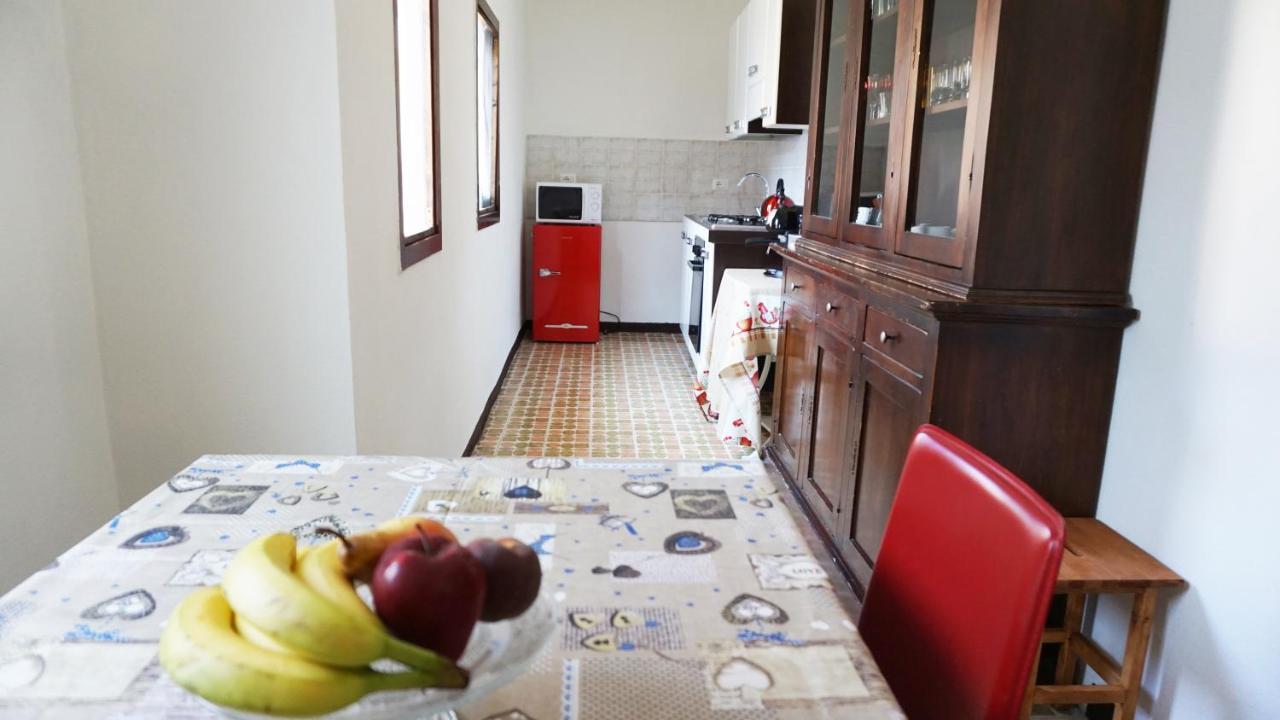 La Corte Di Santa Croce Боза Екстериор снимка