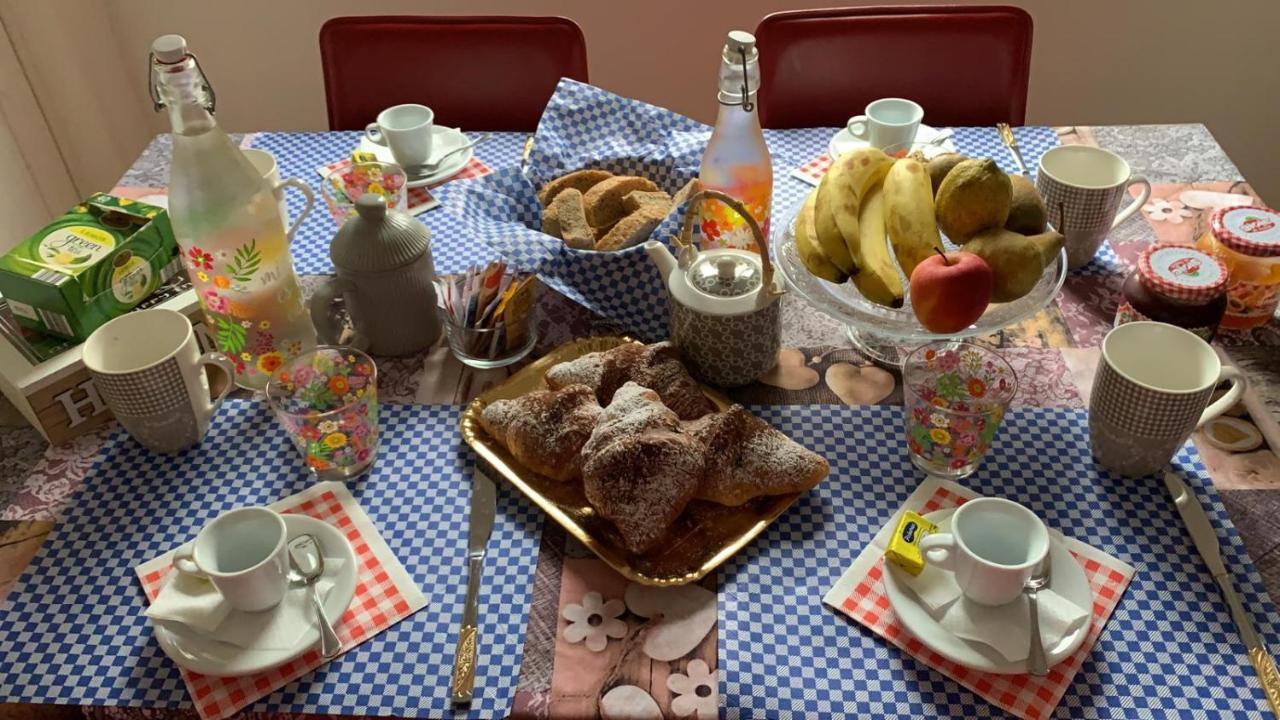 La Corte Di Santa Croce Боза Екстериор снимка